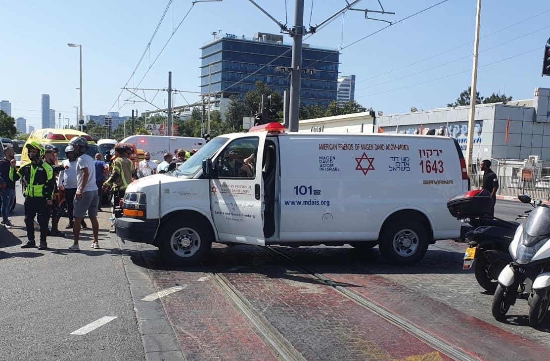 תאונה קטלנית ברחוב אלברט איינשטיין בפתח תקווה, צילום מדא